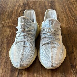 Yeezy Boost 350 V2  ‘Synth’.